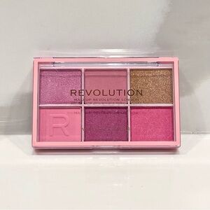 🟢10/$30 NEW Revolution Mini Colour Reloaded Eyeshadow Palette (HeartbreakerPink)